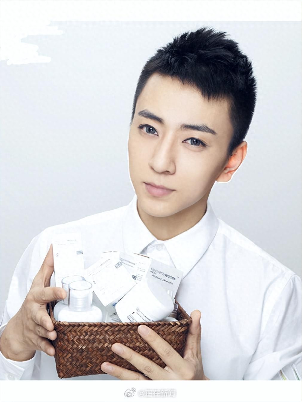 網傳男歌手師洋去世 母親辟謠