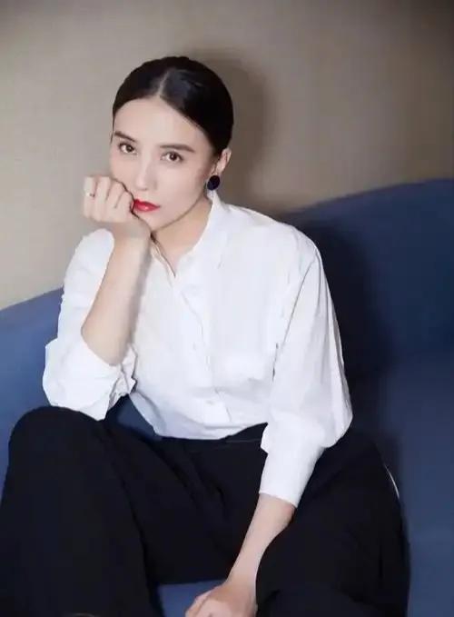 宋佳:從清冷到從容,歲月沉淀下的演員之美