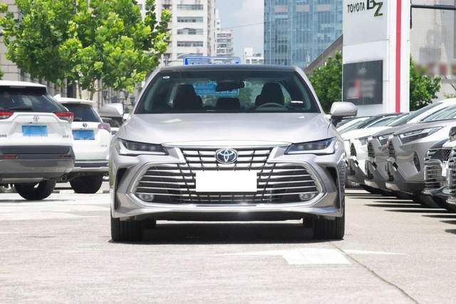 同陣營PK,別克君越對比豐田亞洲龍,選誰更合適?