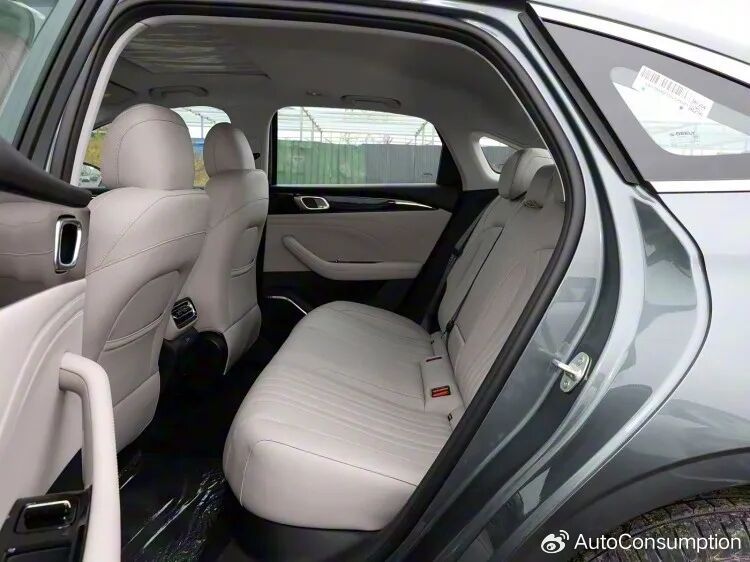 吉利大空間插混家轎月底上市!大幾萬就能拿下