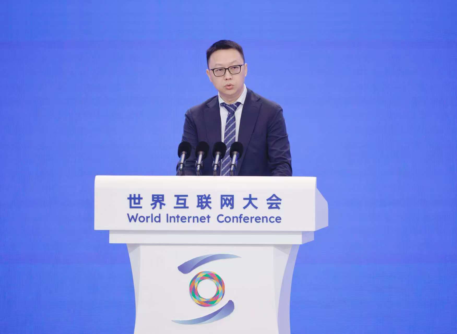 吳泳銘:AI“超越人”還需很長時間,阿里正打造超級AI云