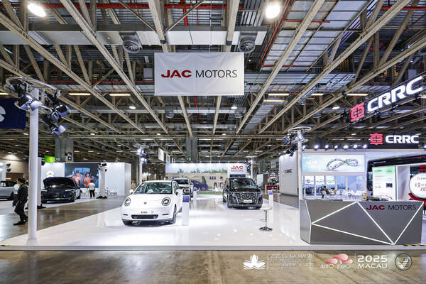 智慧科技,安心隨行----江淮汽車(chē)攜旗下全新純電與智電平臺(tái)技術(shù)亮相第十五屆澳門(mén)車(chē)展