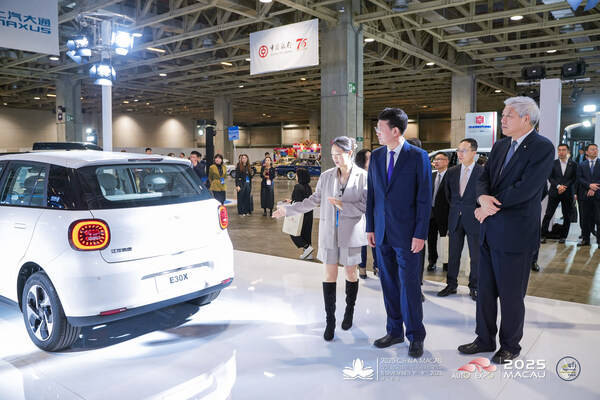 智慧科技,安心隨行----江淮汽車(chē)攜旗下全新純電與智電平臺(tái)技術(shù)亮相第十五屆澳門(mén)車(chē)展