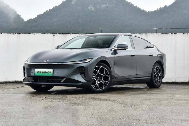 預(yù)算15萬內(nèi)就能買的C級(jí)插混,這3款值得一看,還帶按摩座椅